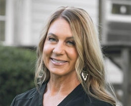Jennifer, Front Administrator